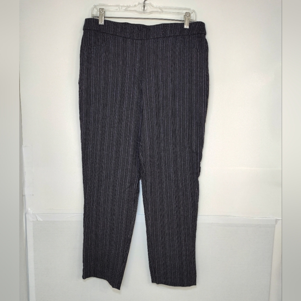 Alfredo Dunner women's grey pull on stretchy pants size (8)